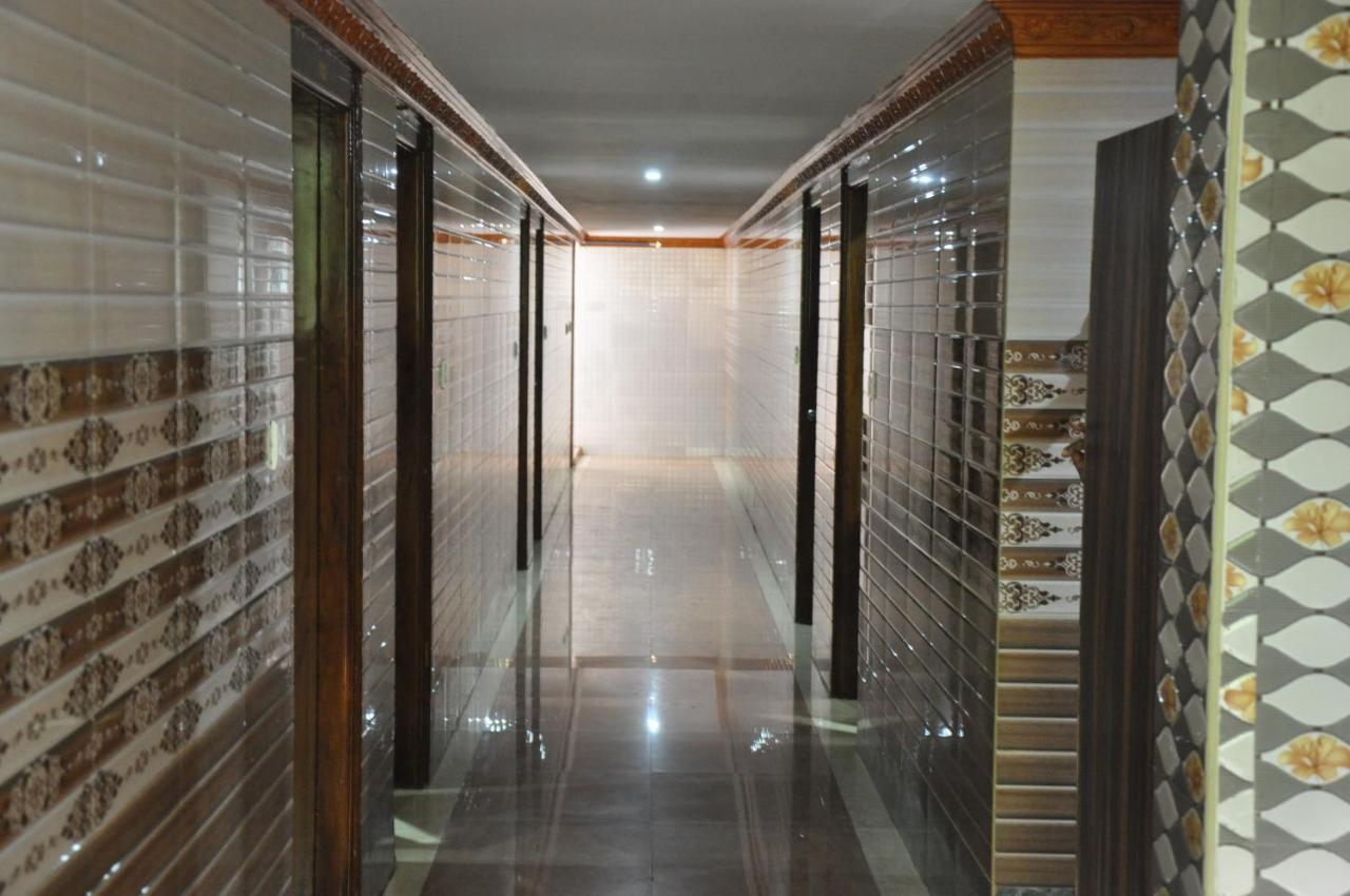 C M Hotel New Wodapatti Exterior foto